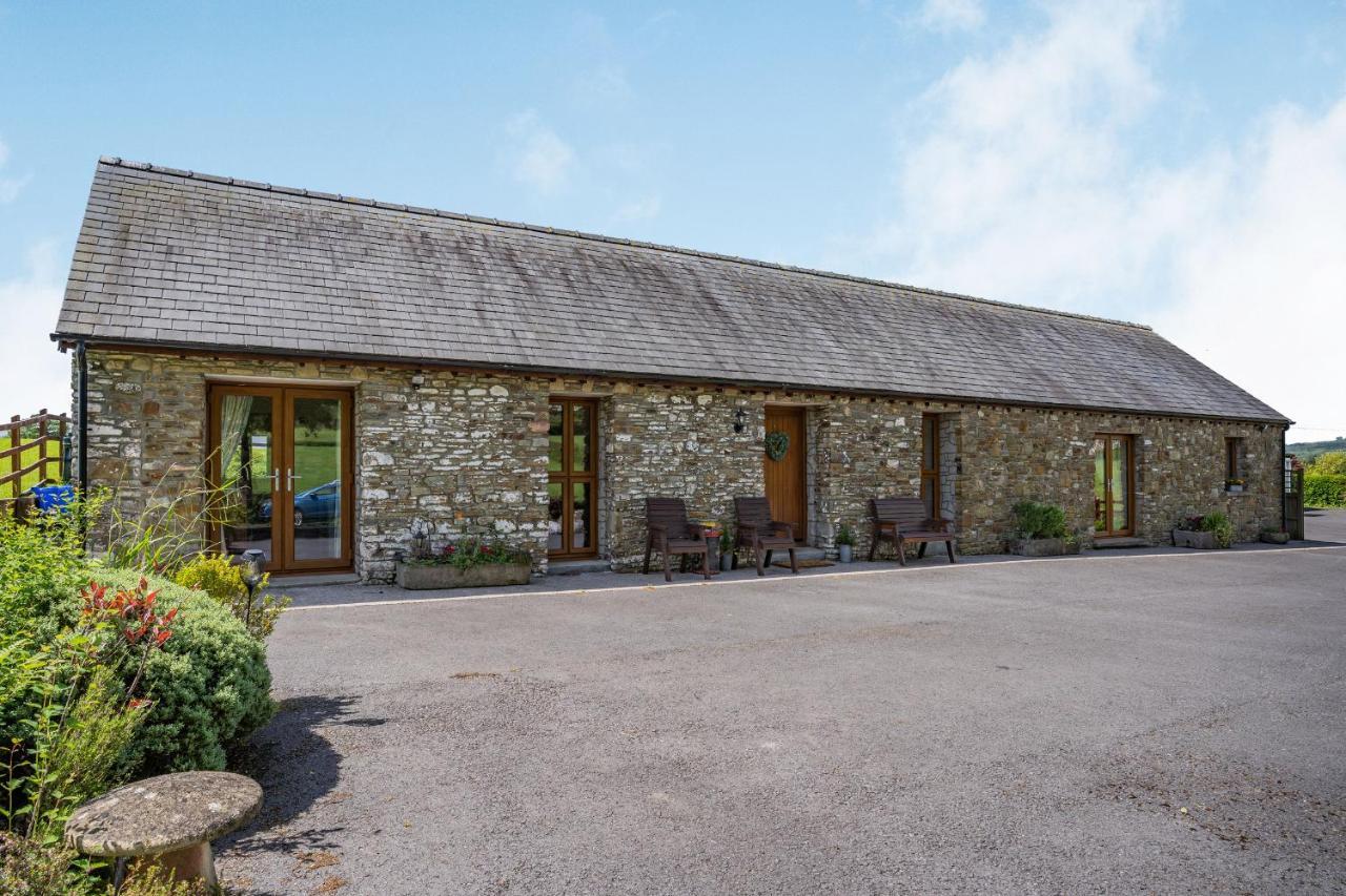 Ysgubor Hir Villa Llanedy Eksteriør bilde