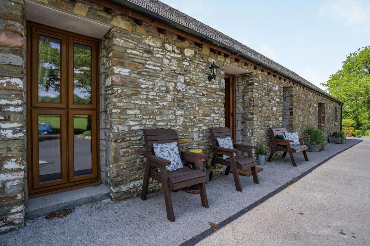 Ysgubor Hir Villa Llanedy Eksteriør bilde